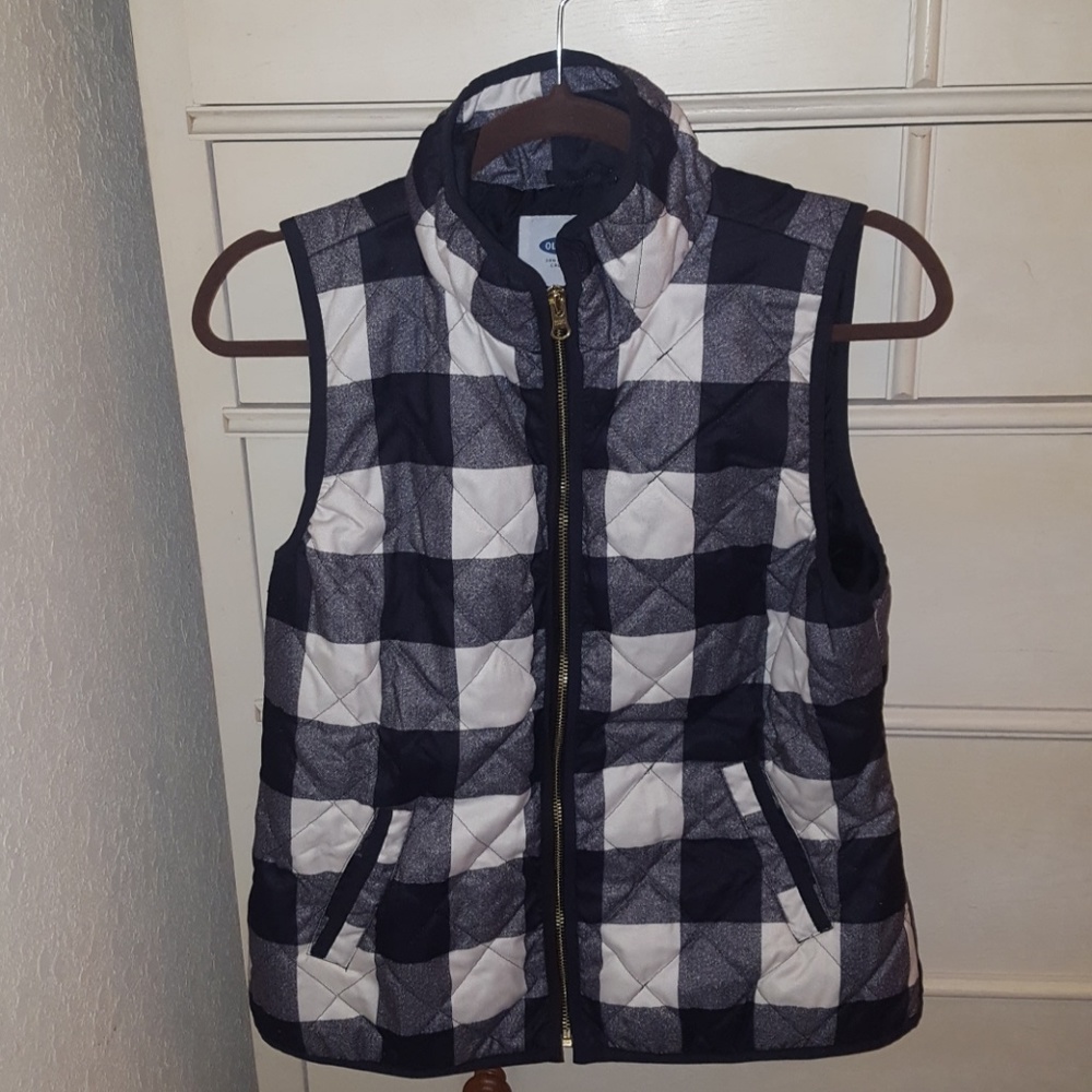 EUC Women's Checkered Puffer Vest